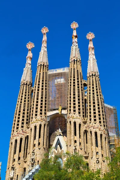 Sagrada familia an einem Sommertag — Stockfoto