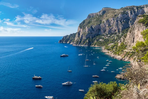 Capri eiland in zomerdag — Stockfoto