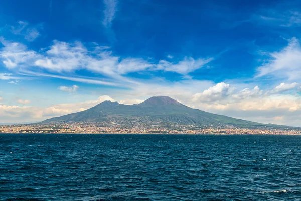 Monte Vesubio en Nápoles, Italia — Foto de Stock