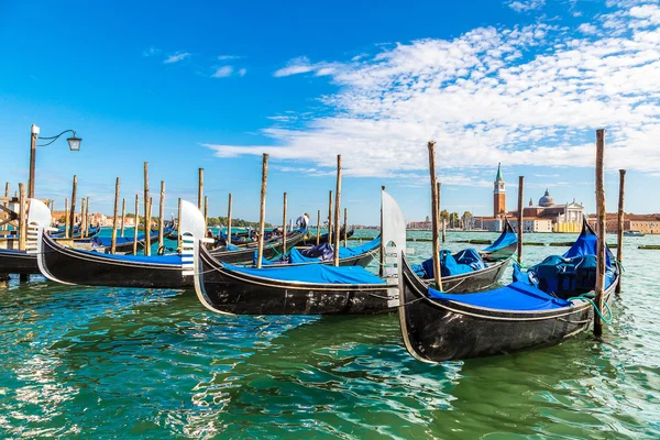 Gondolas în ziua de vară — Fotografie, imagine de stoc