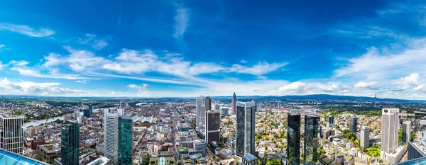 Finanzbezirk im Sommer Frankfurt — Stockfoto