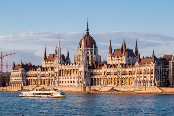 Costruzione del Parlamento a Budapest — Foto Stock