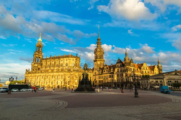 Monument voor koning Johan van Saksen in Dresden — Stockfoto