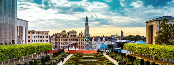 Skyline van Brussel in zomerdag — Stockfoto