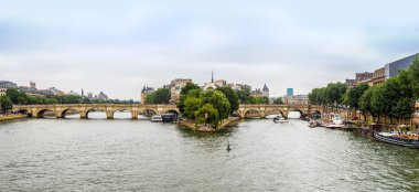 Seine Nehri köprüler de Paris ile
