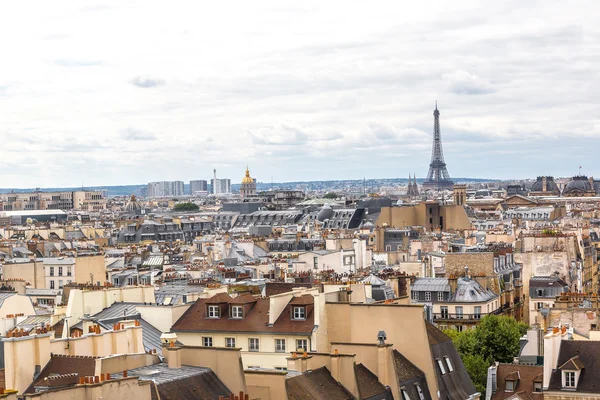 Torre Eiffel en el día de verano — Foto de Stock