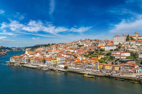 Porto em belo dia de verão — Fotografia de Stock