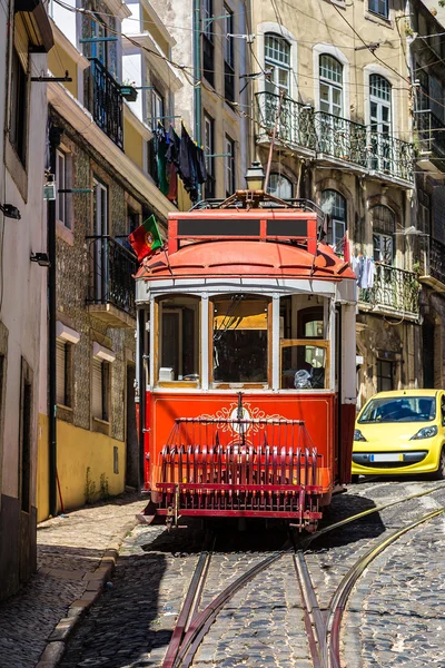 Lizbon Merkezi Vintage tramvay — Stok fotoğraf