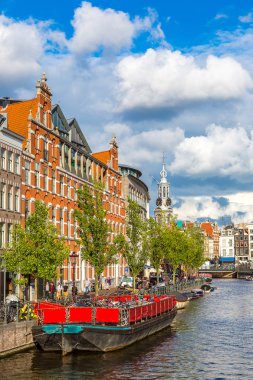 Kanallar ve Amsterdam tekne