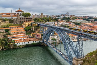 Porto 'daki Dom Luis Köprüsü