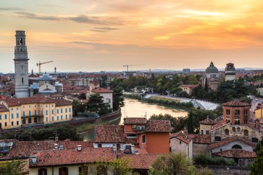 Gün batımında Verona, İtalya