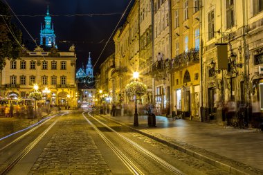 Lviv gece meydanda Rynok