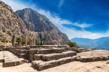 Delphi Atinalı hazine