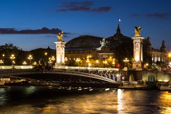 Paris'teki Köprü alexandre III — Stok fotoğraf