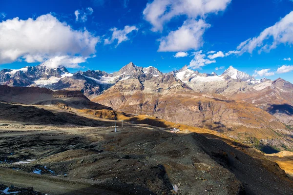 スイスのアルプスの山の風景 — ストック写真