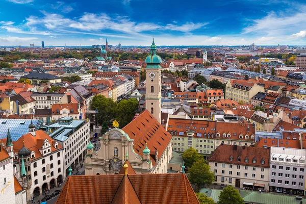 Munich dans une journée d'été — Photo