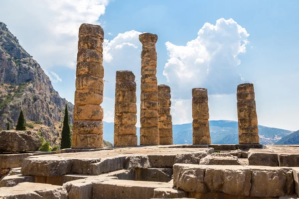 Delphi Atinalı hazine