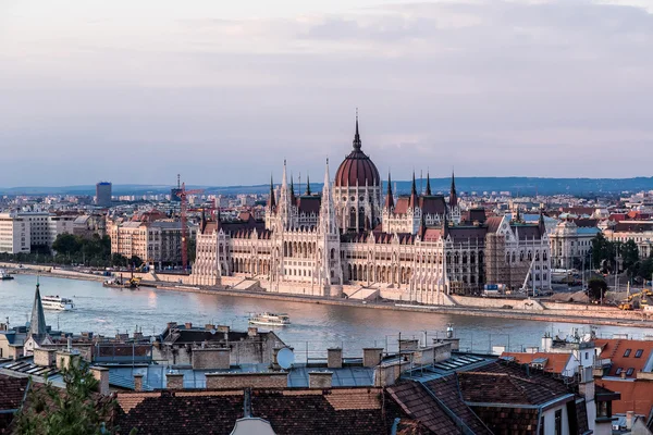 Parlamentsgebäude in Budapest — Stockfoto