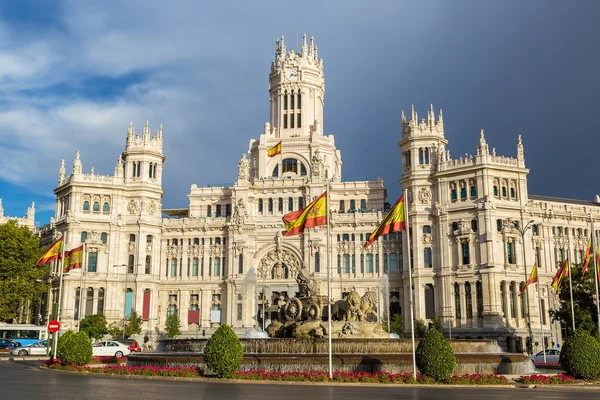 Palazzo Cibeles e fontana Cibeles a Madrid — Foto Stock