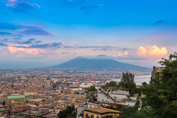 Napoli e il Vesuvio in Italia — Foto Stock