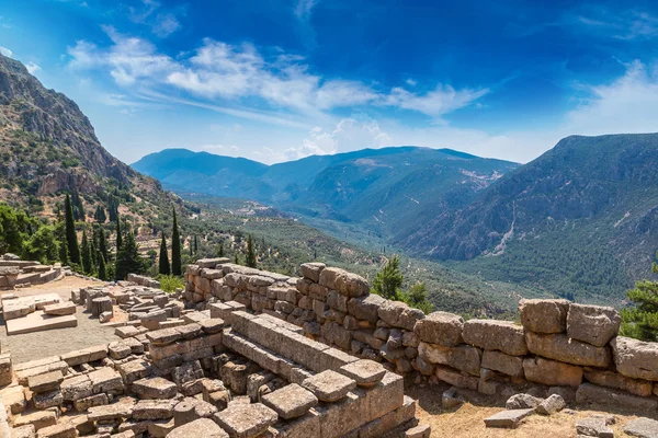 Antiguas ruinas en Delfos en verano — Foto de Stock