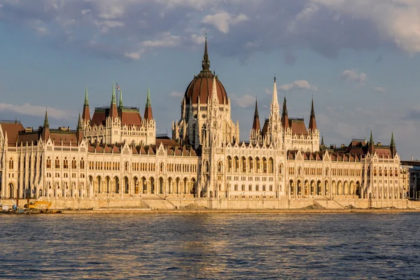 Budynek parlamentu w Budapeszcie — Zdjęcie stockowe