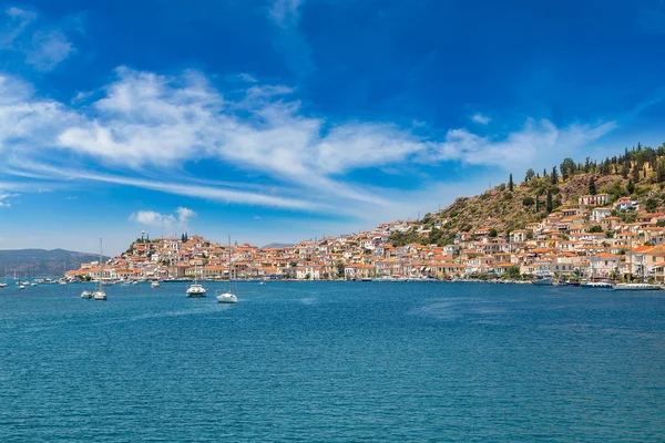 Ilha de Poros no dia de verão — Fotografia de Stock