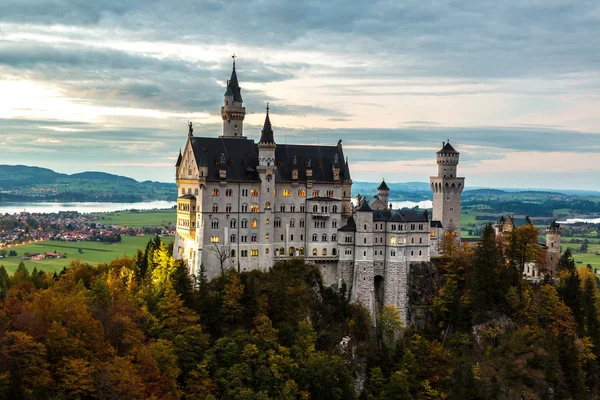 Zamek Neuschwanstein w Niemczech — Zdjęcie stockowe