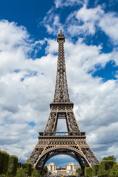 Eiffel tower on summer day Royalty Free Stock Images