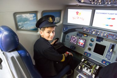 Kidzania - Dubai Alışveriş merkezinde çocuklar bölümü