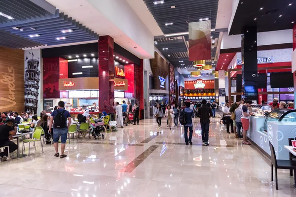 Restaurangtorg i Dubai Mall — Stockfoto