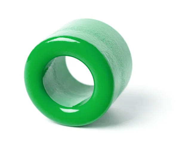 Núcleo toroidal de ferrite verde isolado sobre fundo branco . — Fotografia de Stock