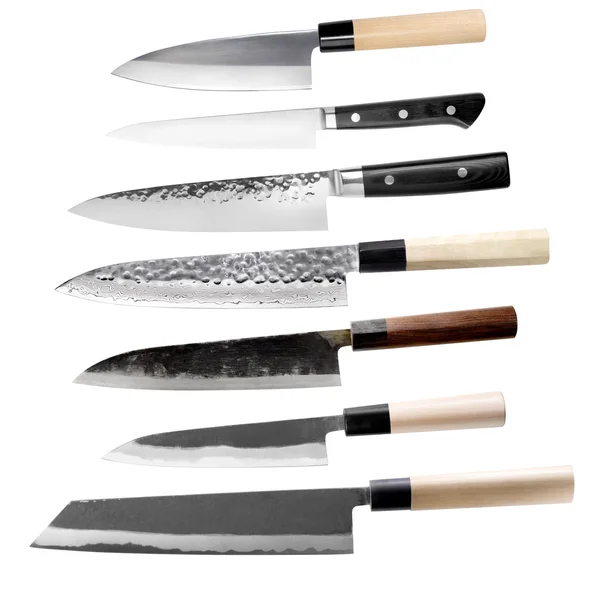 Conjunto tradicional de siete cuchillos japoneses aislados sobre fondo blanco —  Fotos de Stock