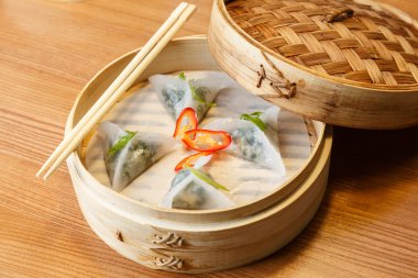 Dim toplamları Asya restoran ıspanak ve soya peyniri beyaz peynir ile