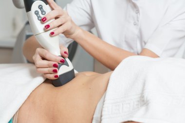 Kosmetoloji yordamı. lenfatik drenaj