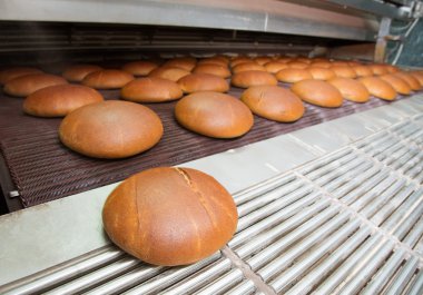 bir satıra sıcak fırında ekmek