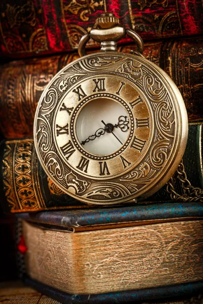 Eski kitap ve Vintage izle cep