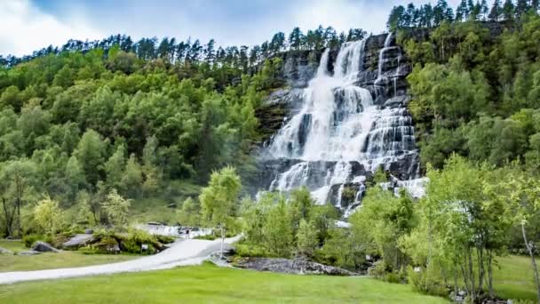 Wodospad Tvindefossen, Norwegia — Wideo stockowe