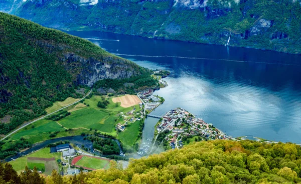 Bela natureza Noruega Stegastein Lookout . — Fotografia de Stock