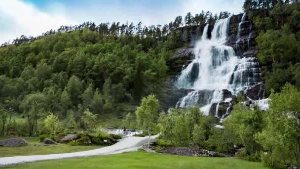 Wodospad Tvindefossen, Norwegia — Wideo stockowe