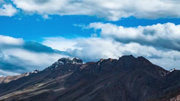時間の経過高い山の風景。インドのヒマカル・プラデーシュ州スピティ・バレー — ストック動画