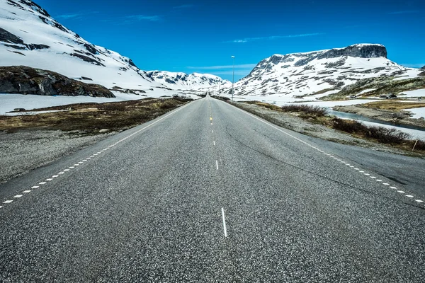 Camino de montaña en Noruega. — Foto de Stock