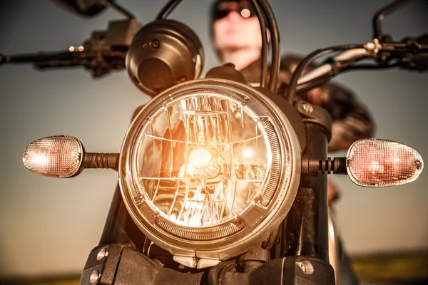 Motorrad auf der Straße — Stockfoto