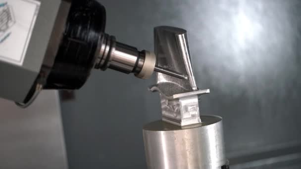 Fresadora CNC de metalurgia — Vídeo de stock