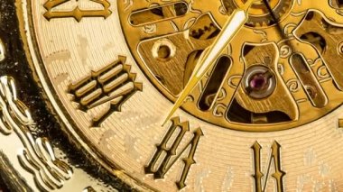 Antika saat yakın çekim. Klasik cep saati..