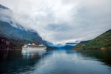 Yolcu gemisi, yolcu gemileri Sognefjord ya da Sognefjorden, Flam Norveç
