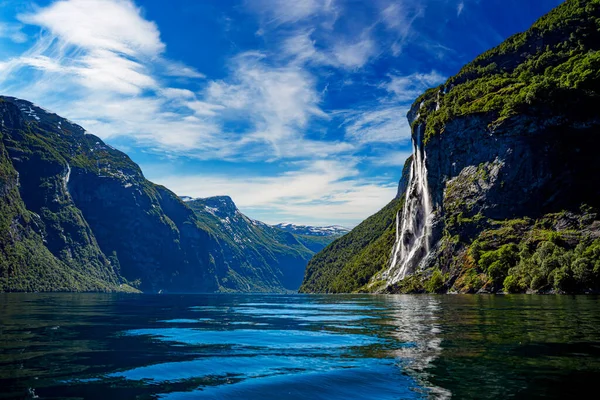 Fiorde Geiranger Cachoeira Sete Irmãs Bela Natureza Noruega Paisagem Natural — Fotografia de Stock