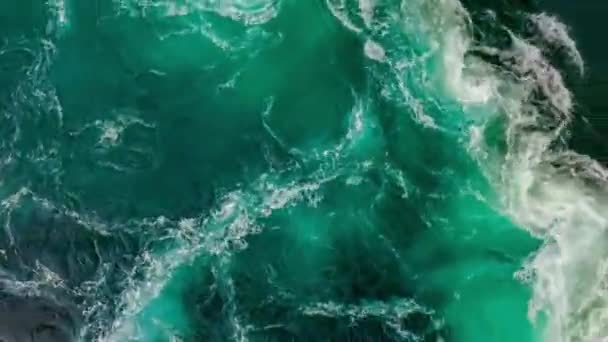 Gelombang Air Sungai Dan Laut Bertemu Satu Sama Lain Selama — Stok Video