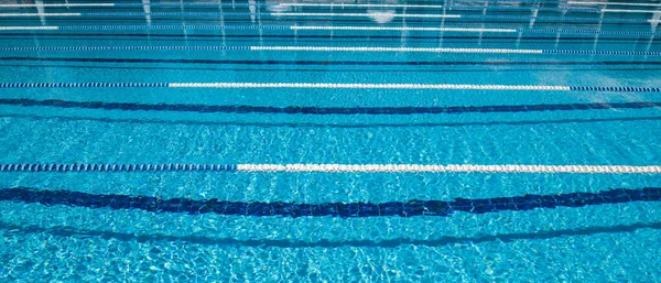 Olympische Schwimmbadkulisse Einem Sonnigen Tag — Stockfoto