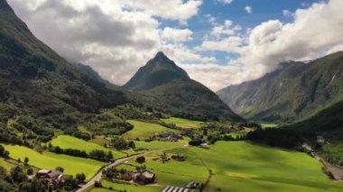 Hava görüntüleri. Güzel doğa Norveç..